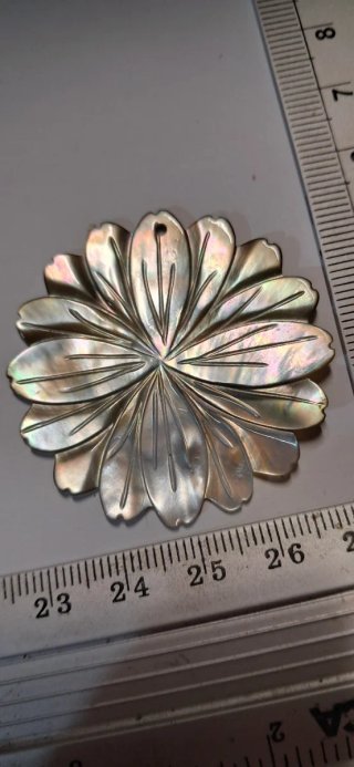 Fiore in madreperla