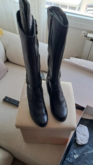 Botas altas de cuero negras