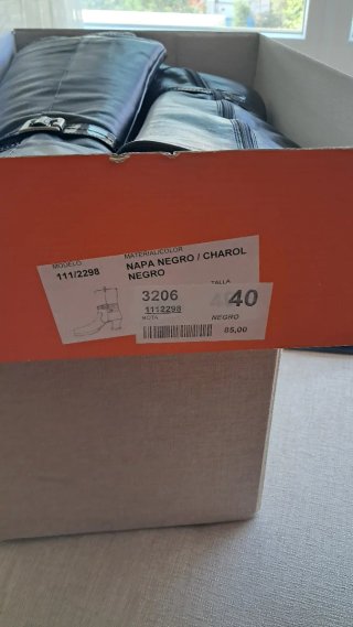 Botas altas de cuero negras