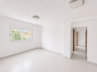 Piso en venta en Artigas - Llefià en Badalona