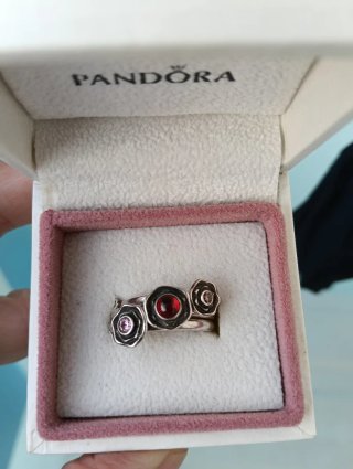 Anillo Pandora Flor Roja y Blanca