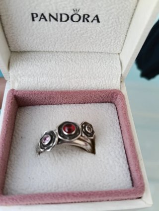Anillo Pandora Flor Roja y Blanca