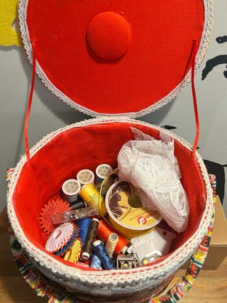 Cesto vimini cucito ricamo filati