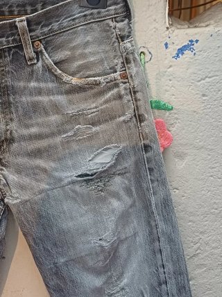Bermuda Levi's Gris Desgastado