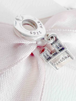 Pandora Charm Notre Dame Plata 925