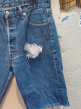 Bermuda Levi's Azul Rota