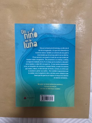 Un niño en la luna