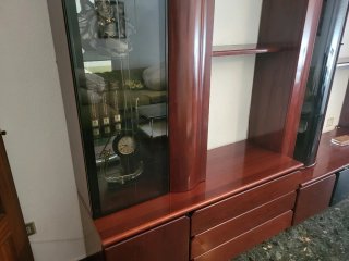 Mueble de salón-comedor madera oscura