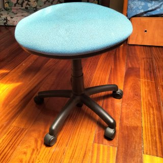 Silla de oficina azul