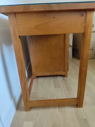 Tavolo da scrivania in legno di castagno con cristallo e 4 cassetti