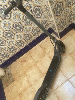 Patinete eléctrico Cerotec poco uso con su caja