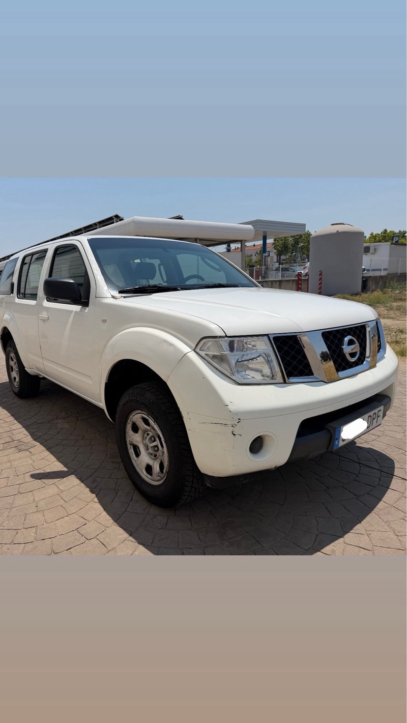 Nissan Pathfinder 2005 - foto 1