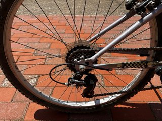 Bicicleta B-TWIN 24 Gris