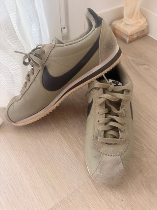 Nike Cortez verde militar