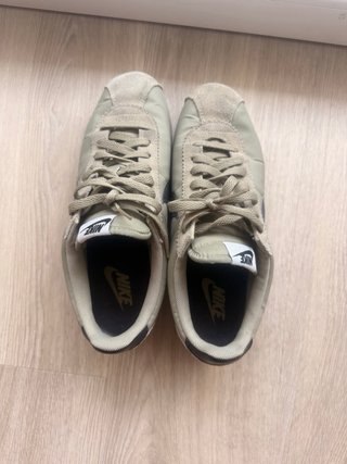 Nike Cortez verde militar