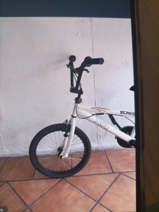 Bicicleta BMX Blanca 360° 20