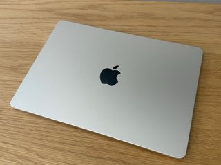 NUEVO MacBook Air M3 2024 2 Cargas