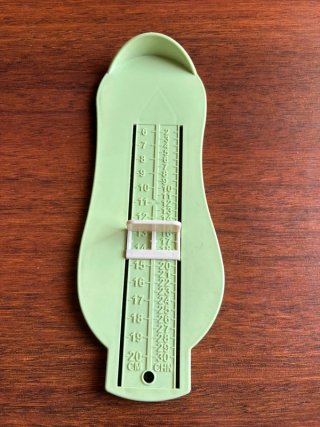 Medidor de pie infantil