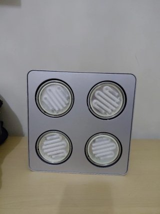 Lámpara LED 4 focos