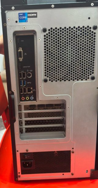 Ordenador de sobremesa MSI Negro