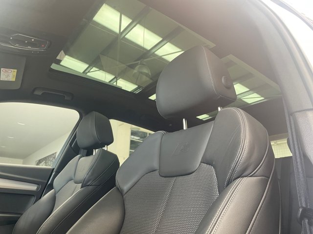Audi Q5 55TFSIe 367cv black quattro