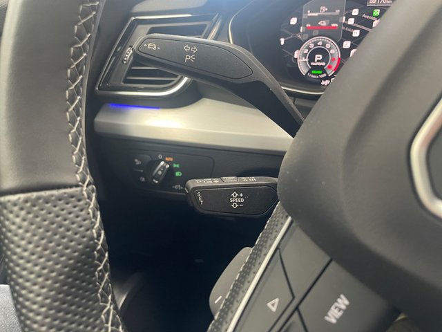 Audi Q5 55TFSIe 367cv black quattro