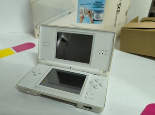 Nintendo DS Lite con caja