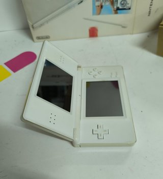 Nintendo DS Lite con caja