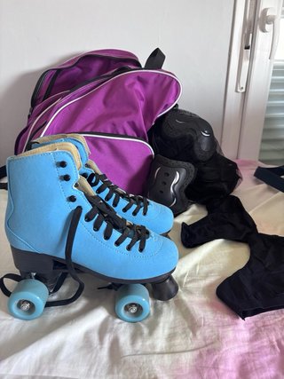 Patines 4 Ruedas Azules + Protecciones +Funda