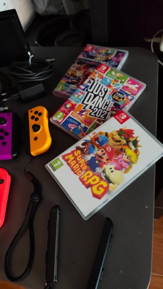 Nintendo Switch Azul/Rojo + Accesorios