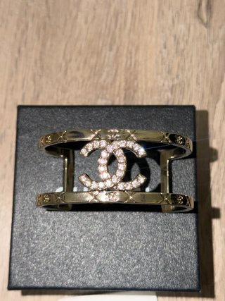 Pulsera Brazalete Chanel Dorado