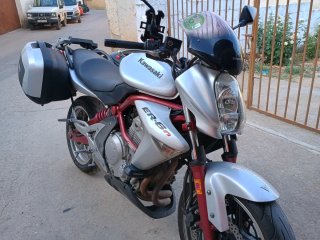 Kawasaki ER6N Plata y Roja