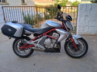 Kawasaki ER6N Plata y Roja