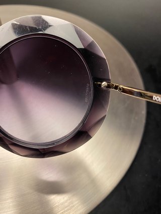 Occhiali da sole rotondi neri e oro Usati