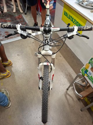 Bici Scott bianca da MTB