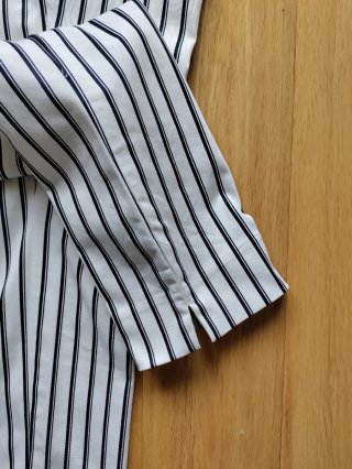Pantalón pitillo blanco a rayas