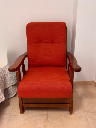 2 Sillones Madera Maciza: Robustos y Cómodos