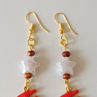 Pendientes de coral rojo y estrellas