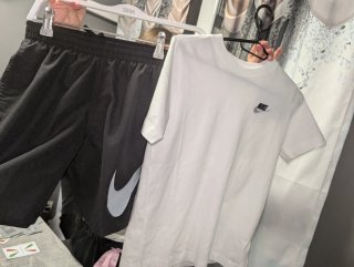 Conjunto Nike: Camiseta talla M Pantalón S niño