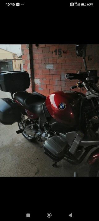 BMW R1100 Naked Roja y Negra