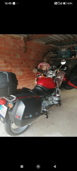 BMW R1100 Naked Roja y Negra