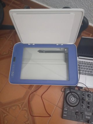 Mesa de mezclas Hercules DJControl Inpulse 200