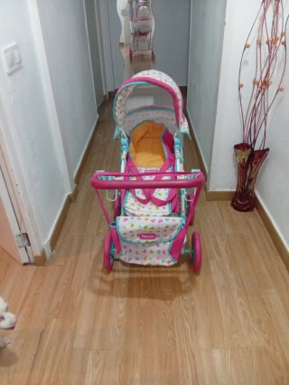 Carrito de juguete para niñas,marca Nenuco