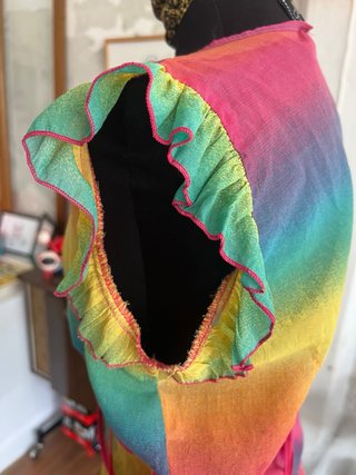 Blusa multicolor con volantes