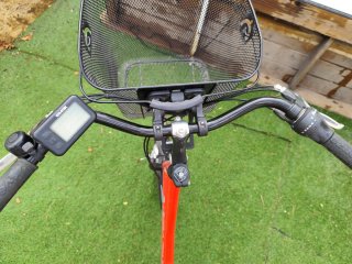 Triciclo Eléctrico Rojo con Cestas