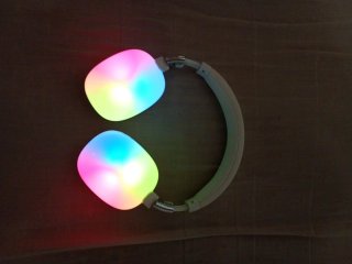 Auriculares con luces LED