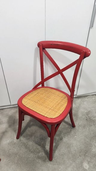 2 Sillas de Madera Rojas con Asiento de Rattan