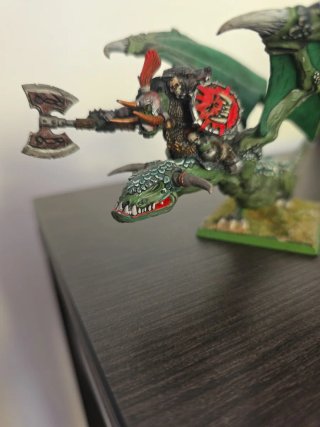 Warhammer OOP Orco Capoguerra su Viverna (Metallo)