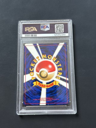 Dark Typhlosion PSA 8 Japonés Holo