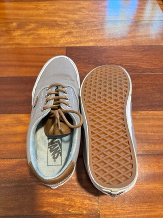 Zapatillas Vans Beige y Rojo